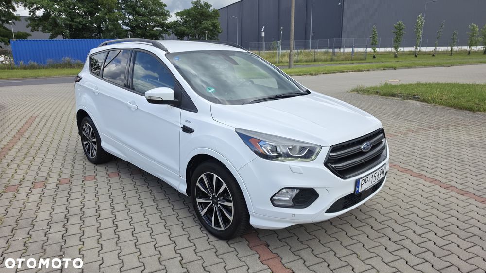 Ford Kuga 1.5 EcoBoost 2x4 ST-Line - 3