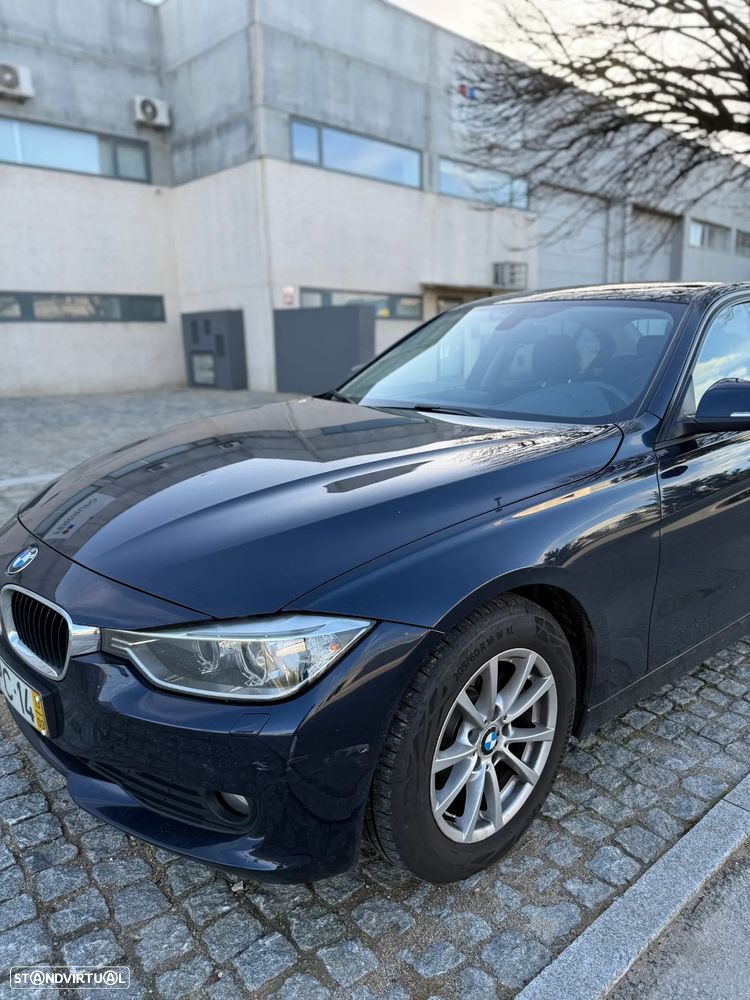 BMW 320 d EfficientDynamics Auto - 3