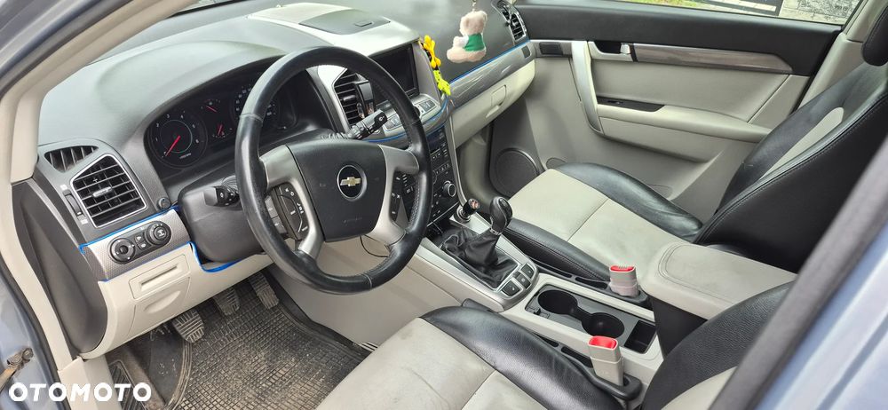 Chevrolet Captiva 2.2 D LTZ - 3