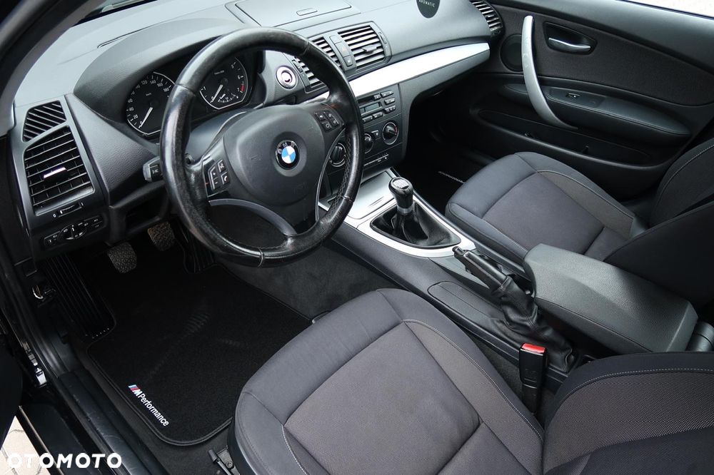 BMW Seria 1 - 22