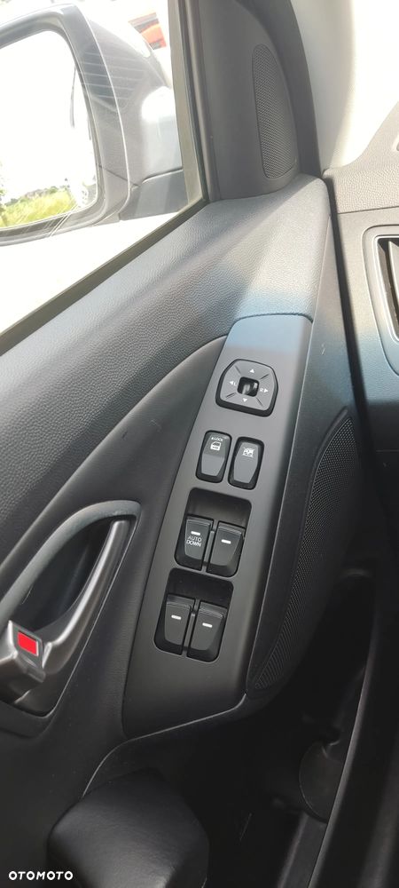 Hyundai ix35 1.6 2WD Fifa World Cup Edition - 17