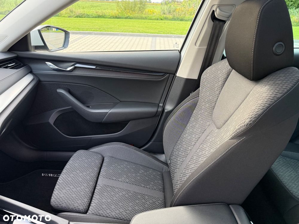 Skoda Octavia 2.0 TDI SCR Clever DSG - 13