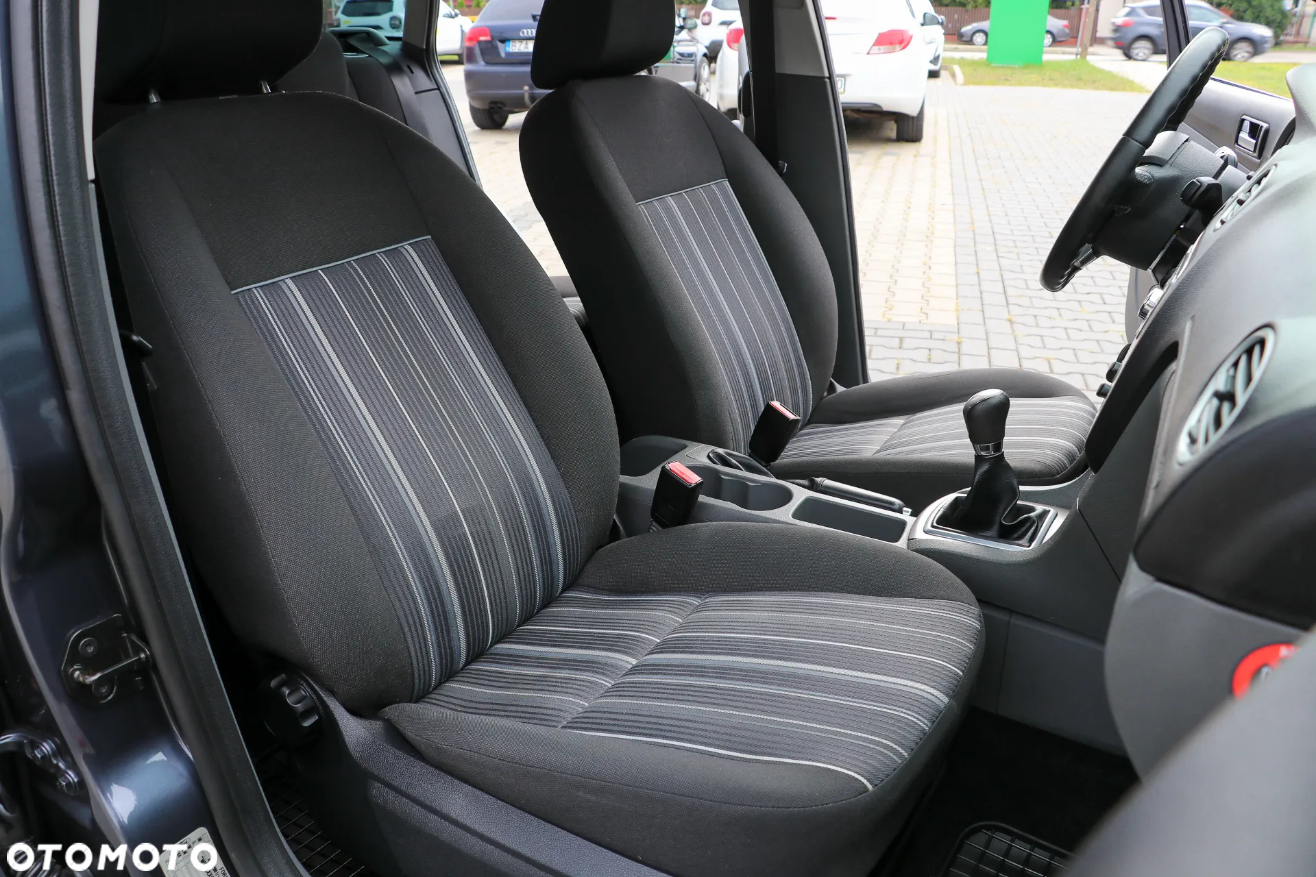 Ford Focus 1.6 16V Style - 17