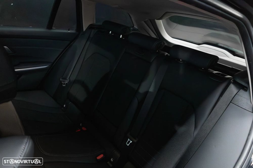 BMW 320 e Aut. Sport Line - 37