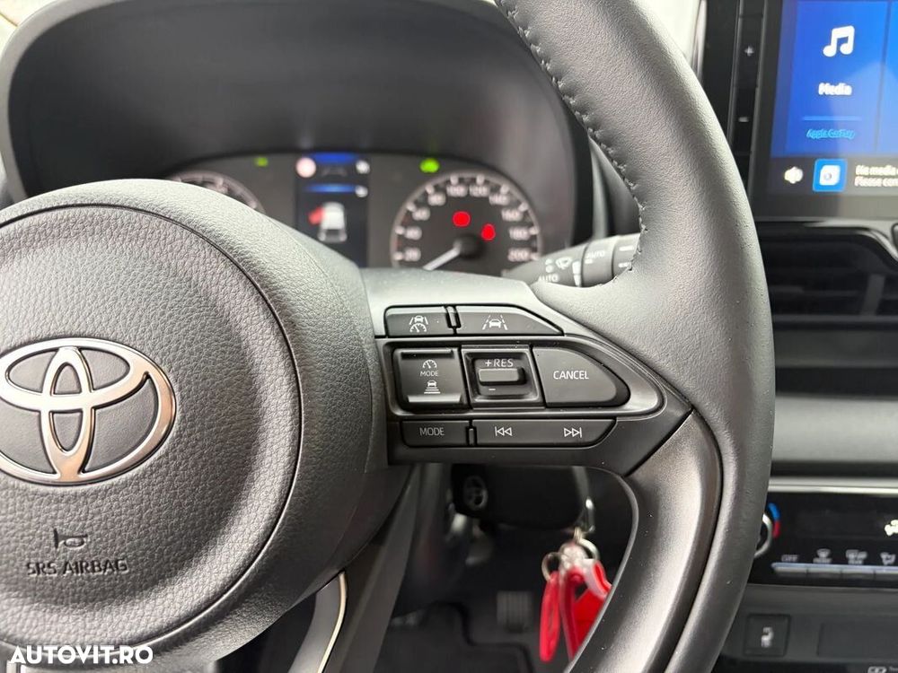 Toyota Yaris 1.5 VVT-i HSD Active - 18