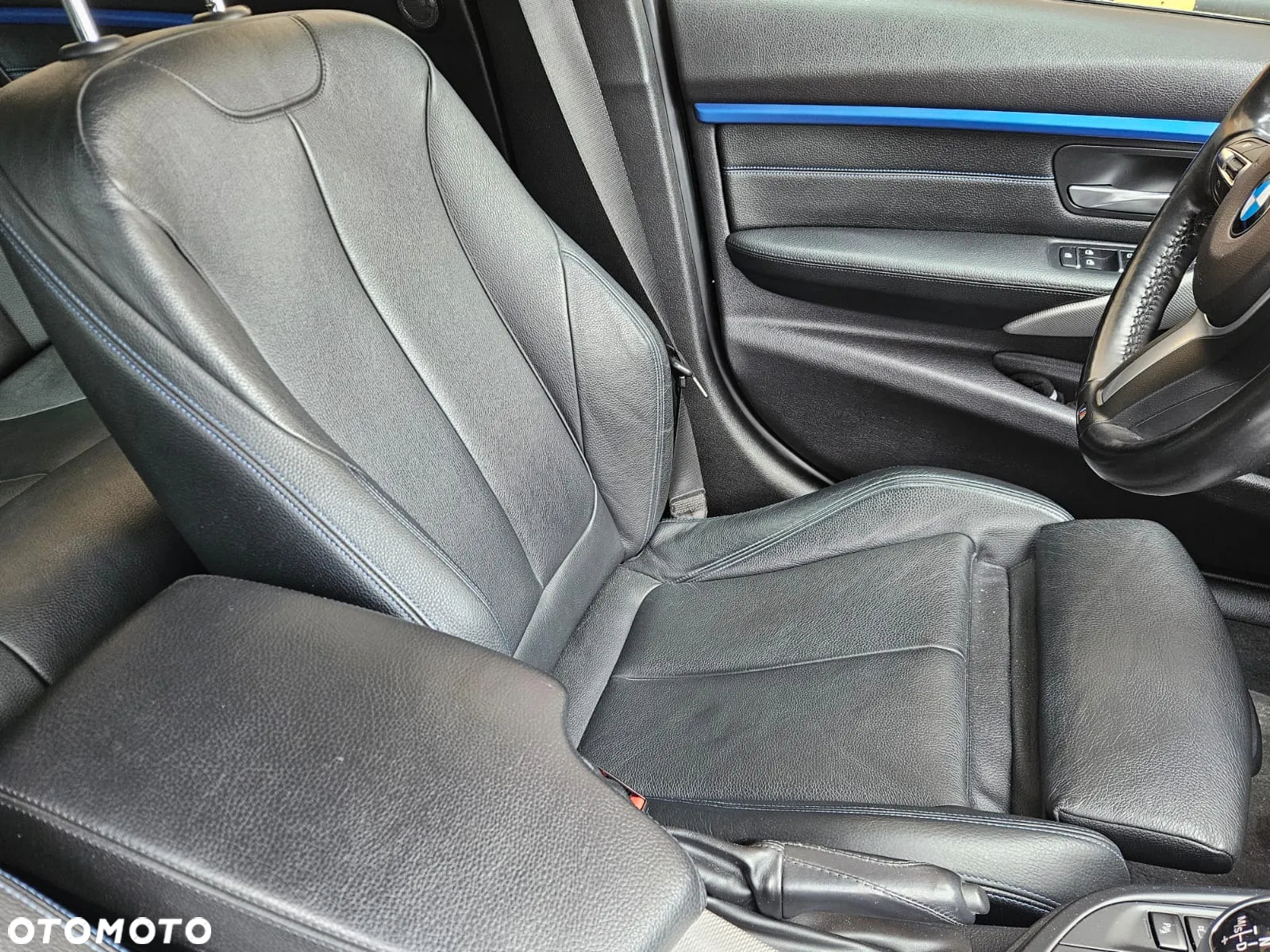 BMW Seria 3 330i xDrive M Sport Shadow - 16