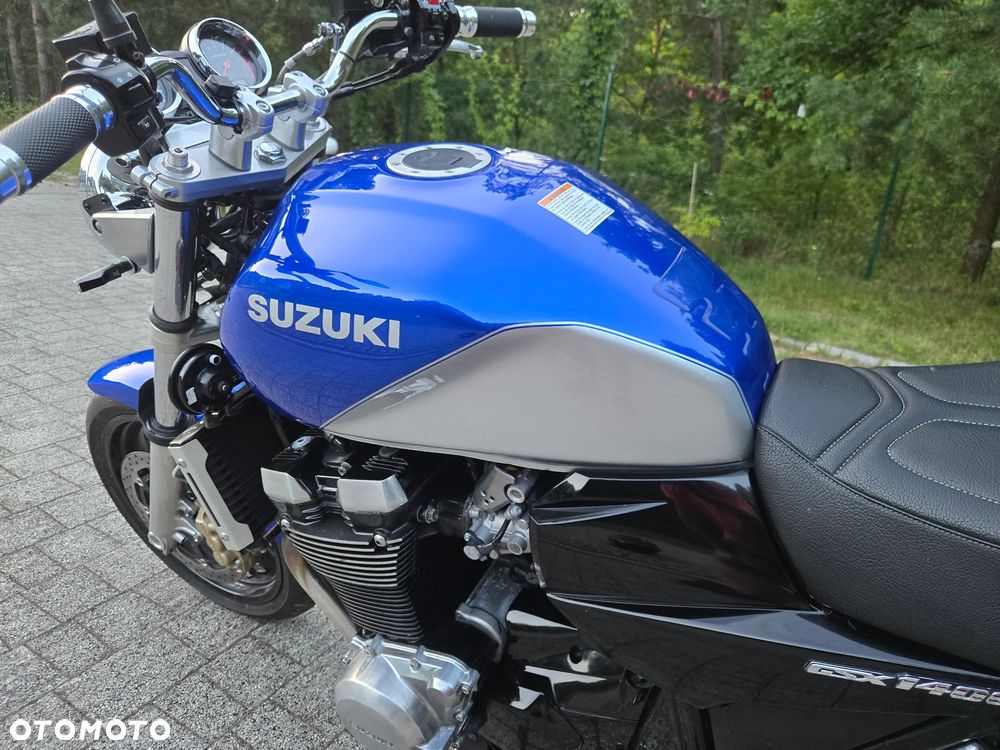 Suzuki GSX - 21
