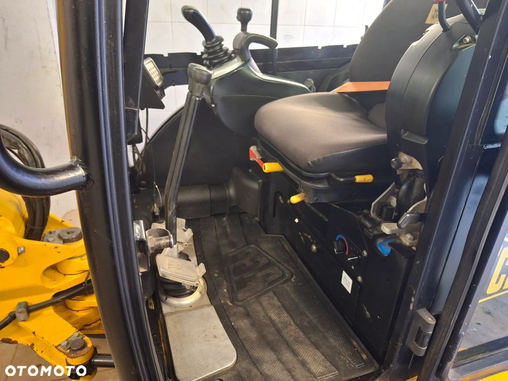 JCB 8025 - 15