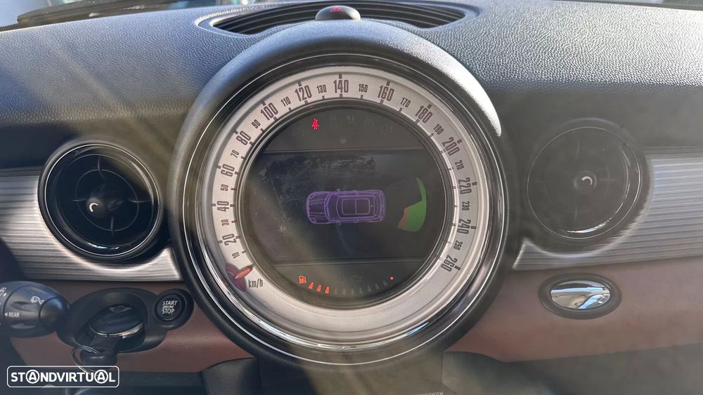 MINI 3 Portas Cooper D - 28