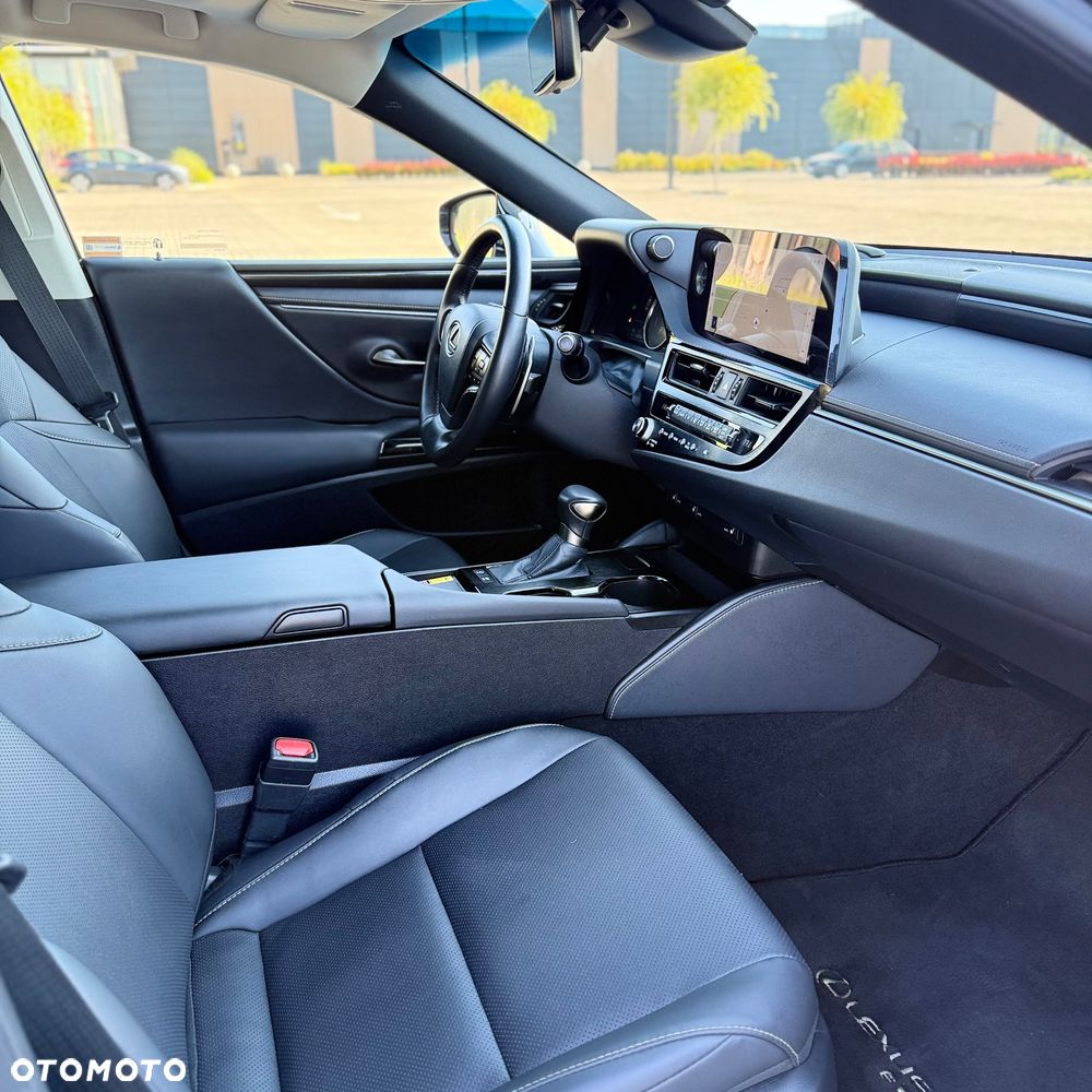 Lexus ES 300h Business Edition - 10
