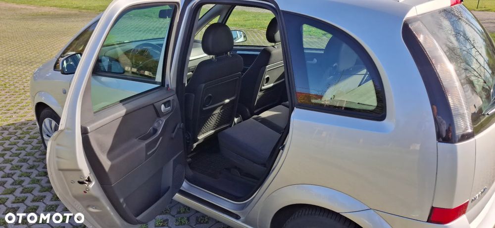 Opel Meriva 1.6 16V (Essentia) - 11