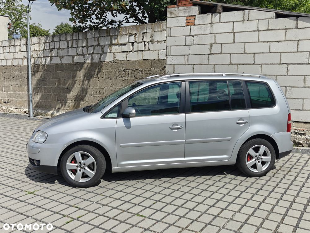 Volkswagen Touran - 6