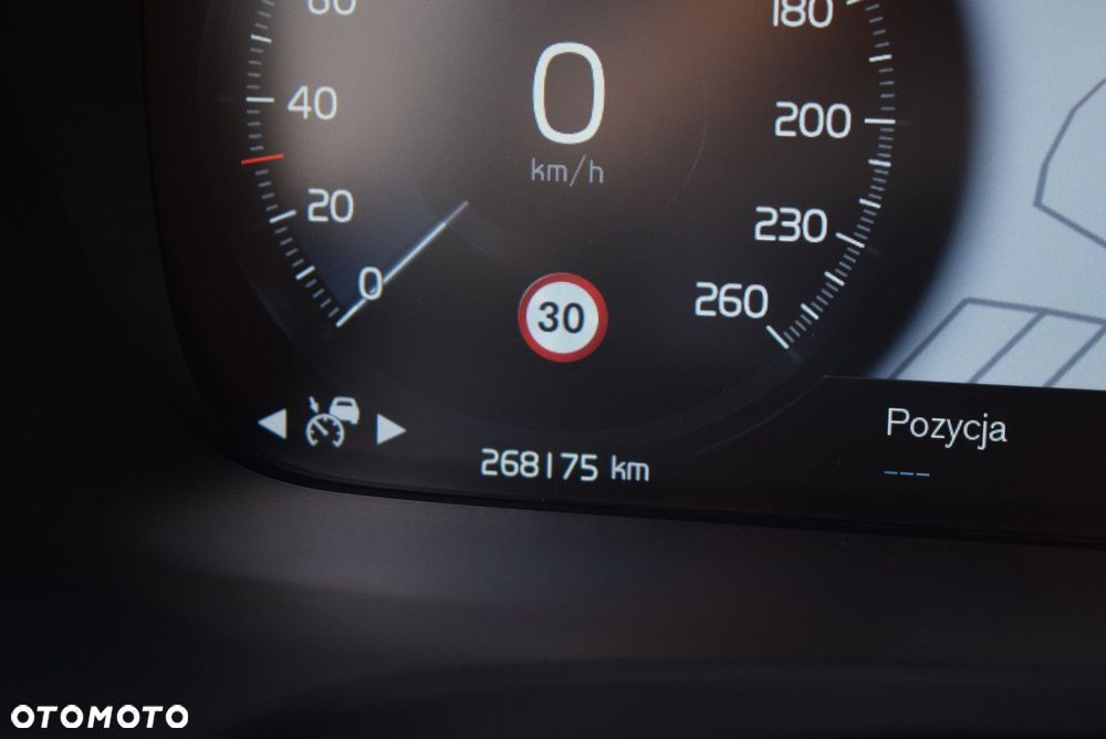 Volvo V90 Cross Country - 17