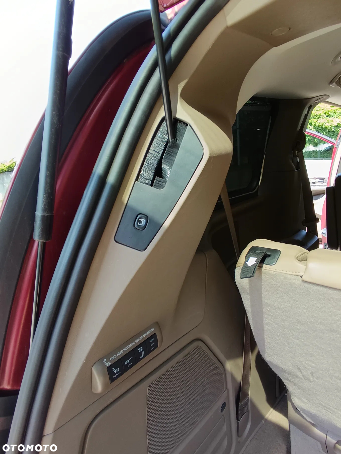 Chrysler Town & Country 3.6 Limited - 18