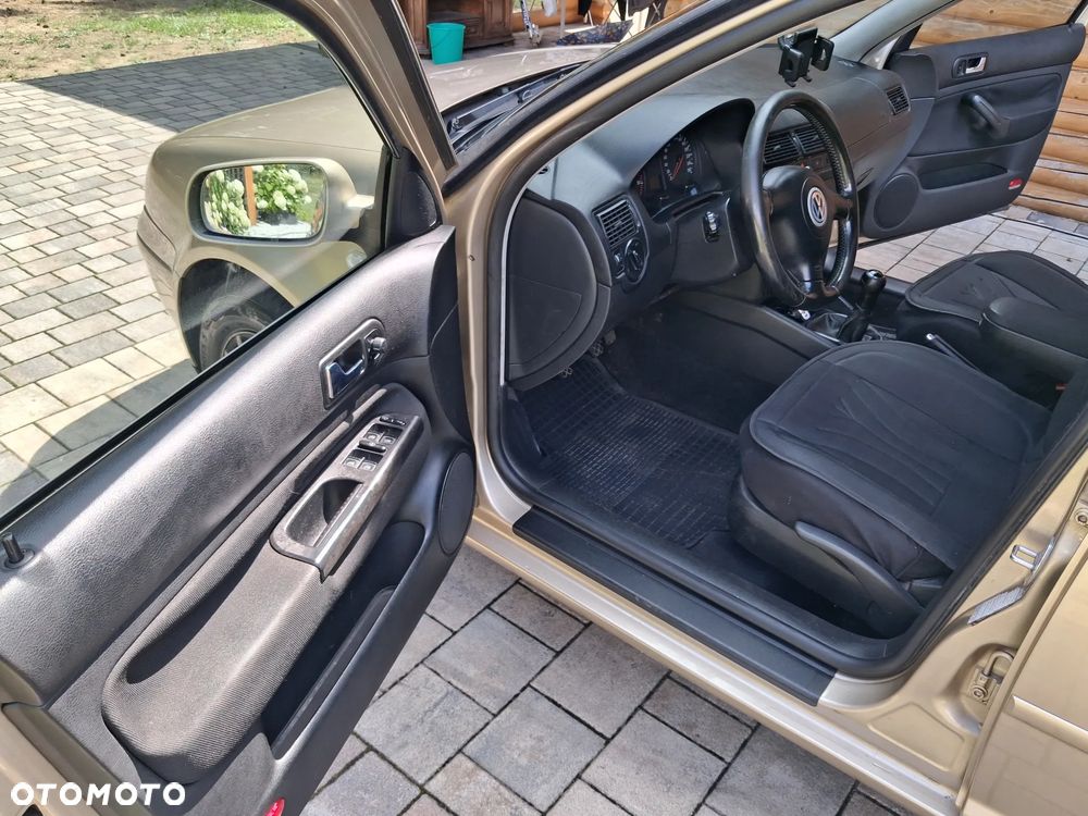 Volkswagen Golf - 27