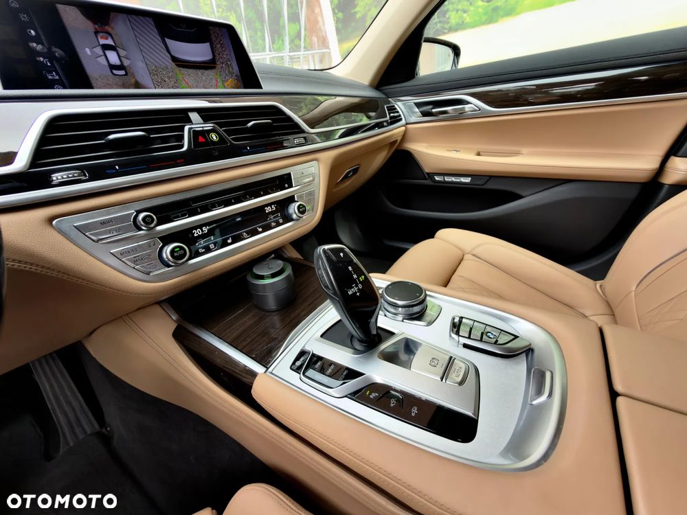 BMW Seria 7 - 31
