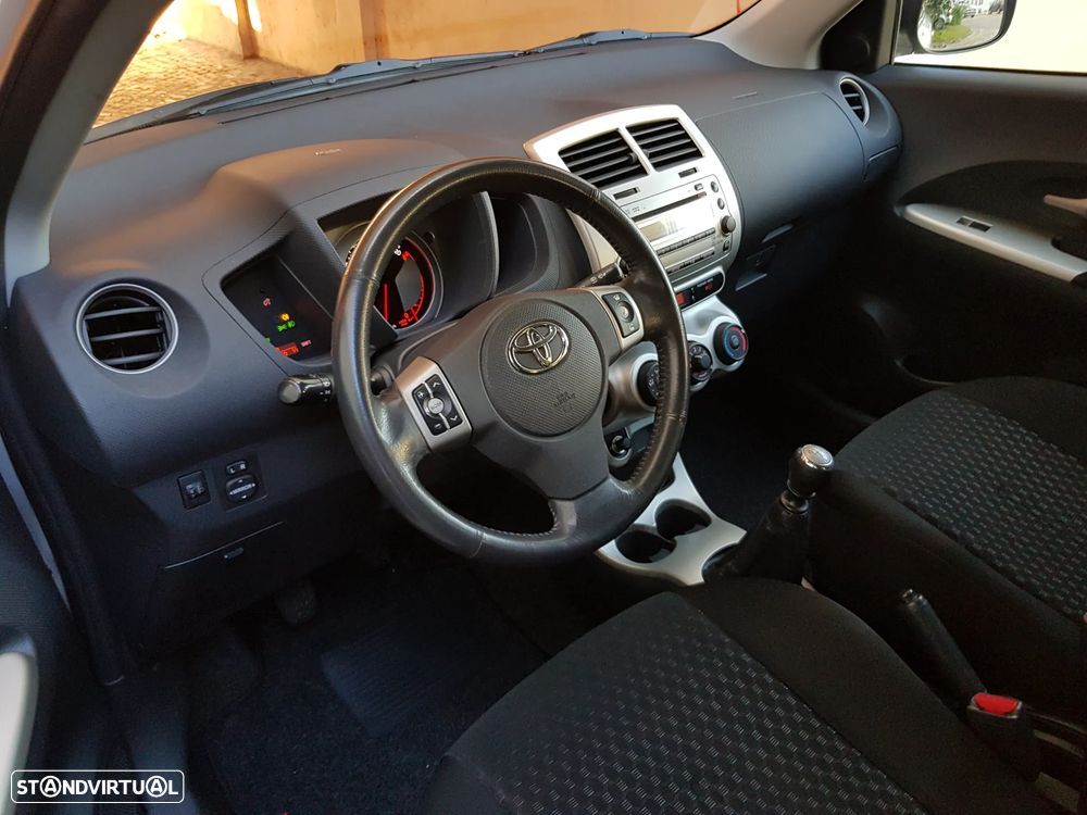 Toyota Urban Cruiser 1.33 VVT-i Sol - 12