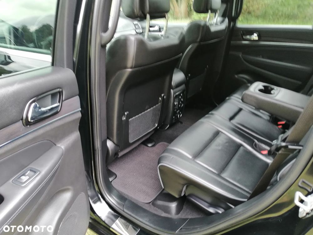 Jeep Grand Cherokee - 16