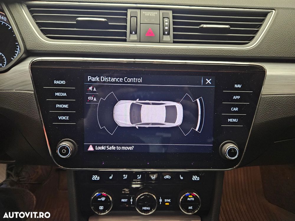 Skoda Superb 2.0 TDI DSG Ambition - 28