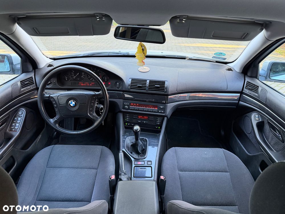 BMW Seria 5 520i - 8