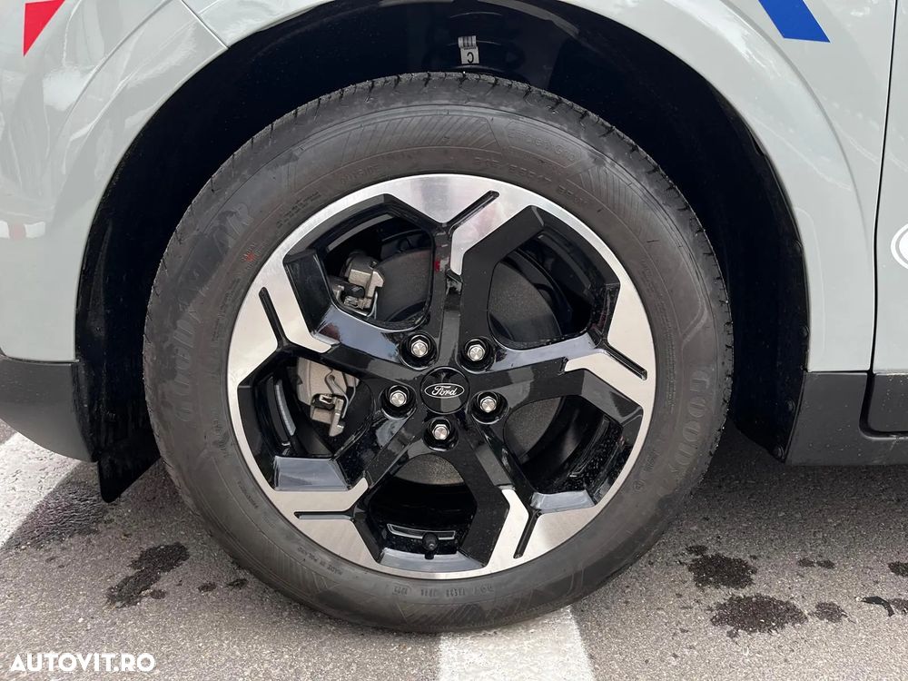 Ford Courier Van - 9