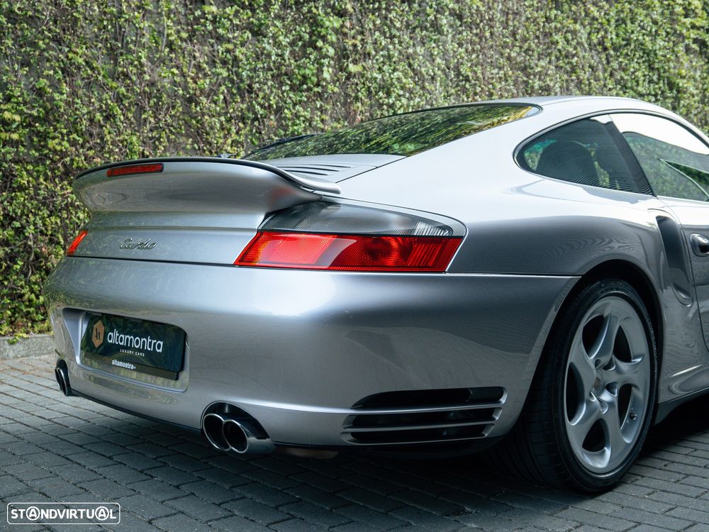 Porsche 911 Turbo — fotografia 14