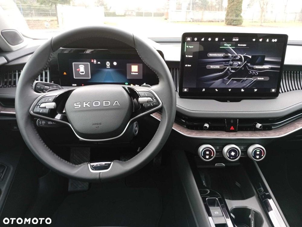 Skoda Superb 2.0 TSI 4x4 L&K DSG - 19