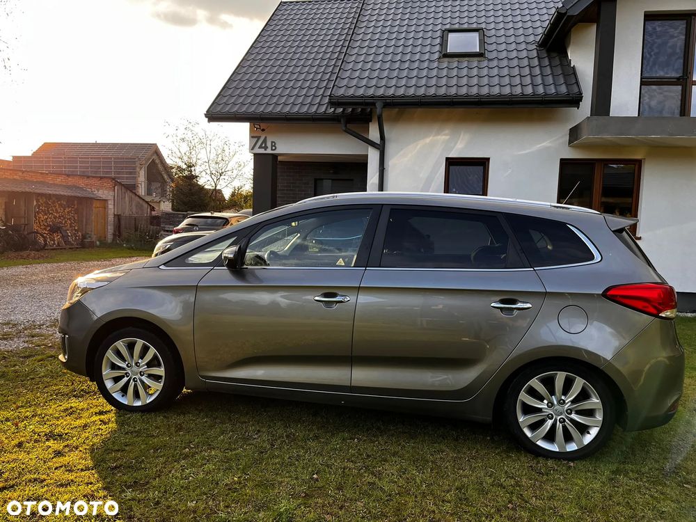 Kia Carens 1.7 CRDi 115 UEFA EURO 2016 - 6