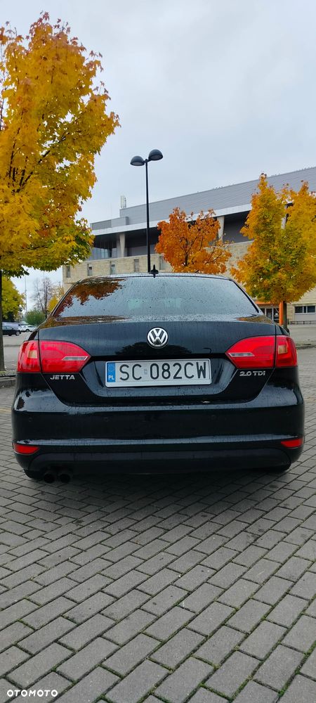 Volkswagen Jetta 2.0 TDI Highline - 4