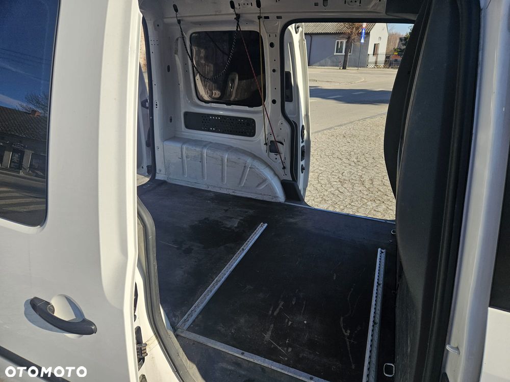 Volkswagen Caddy - 24
