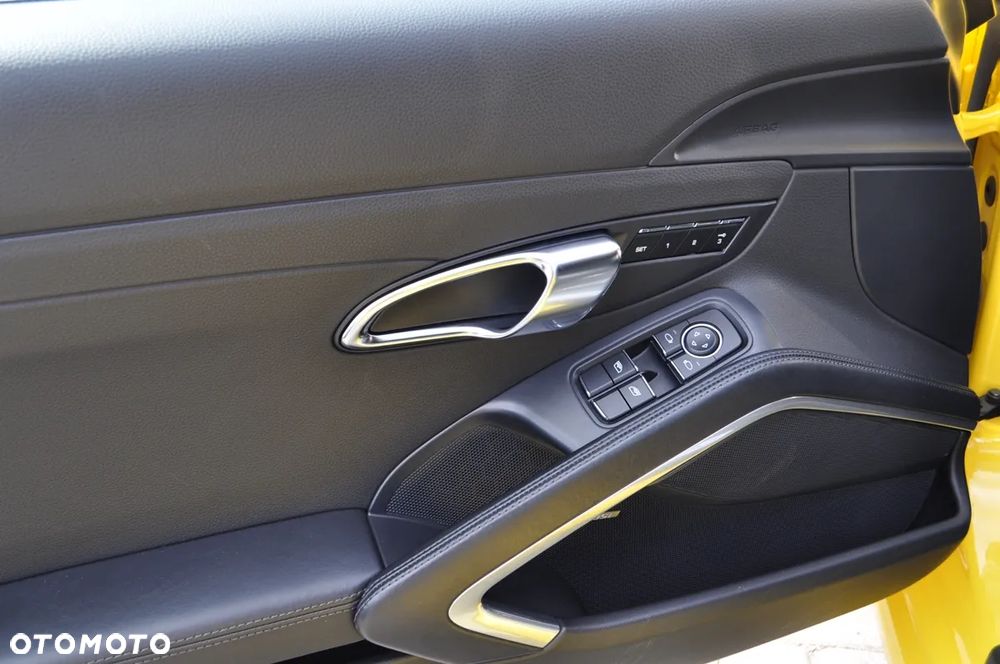 Porsche 911 Carrera S 50 Jahre - 16