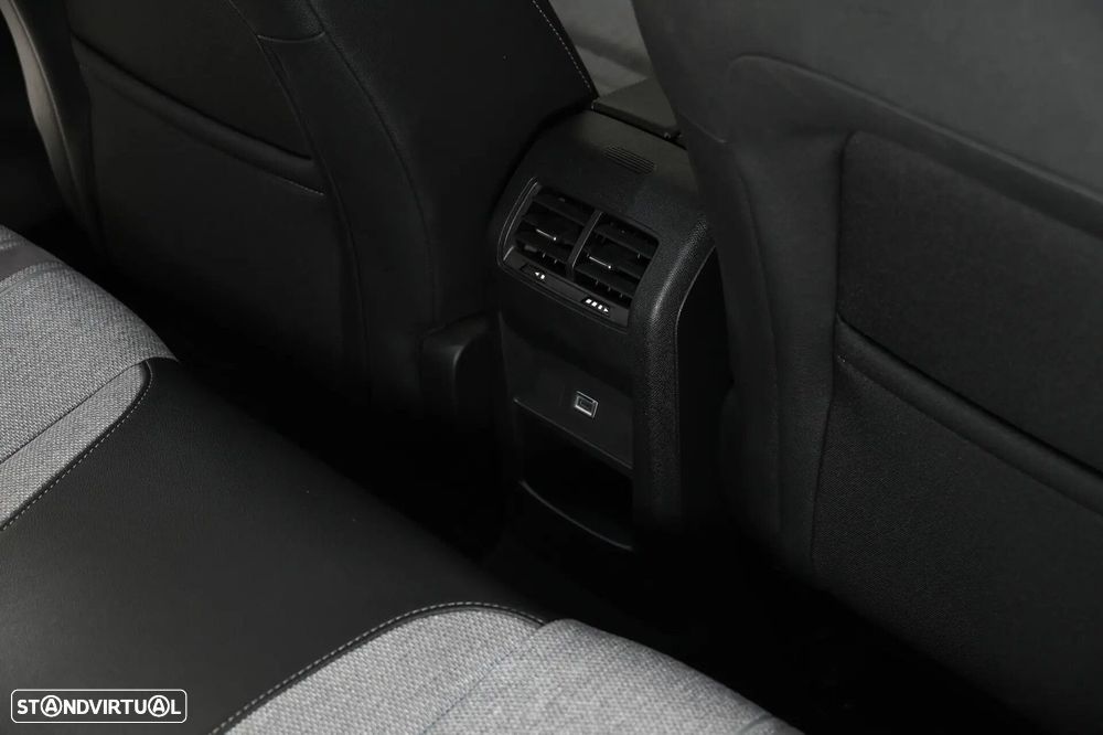 Opel Astra 1.2 T Elegance - 23