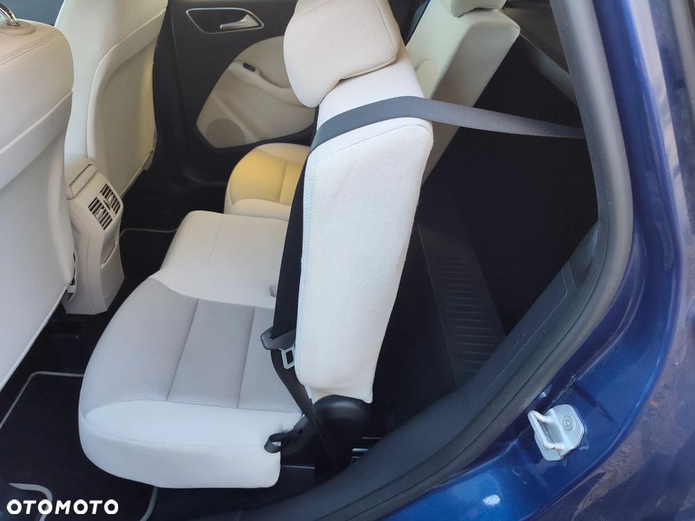 Mercedes-Benz Klasa B 180 CDI (BlueEFFICIENCY) - 34