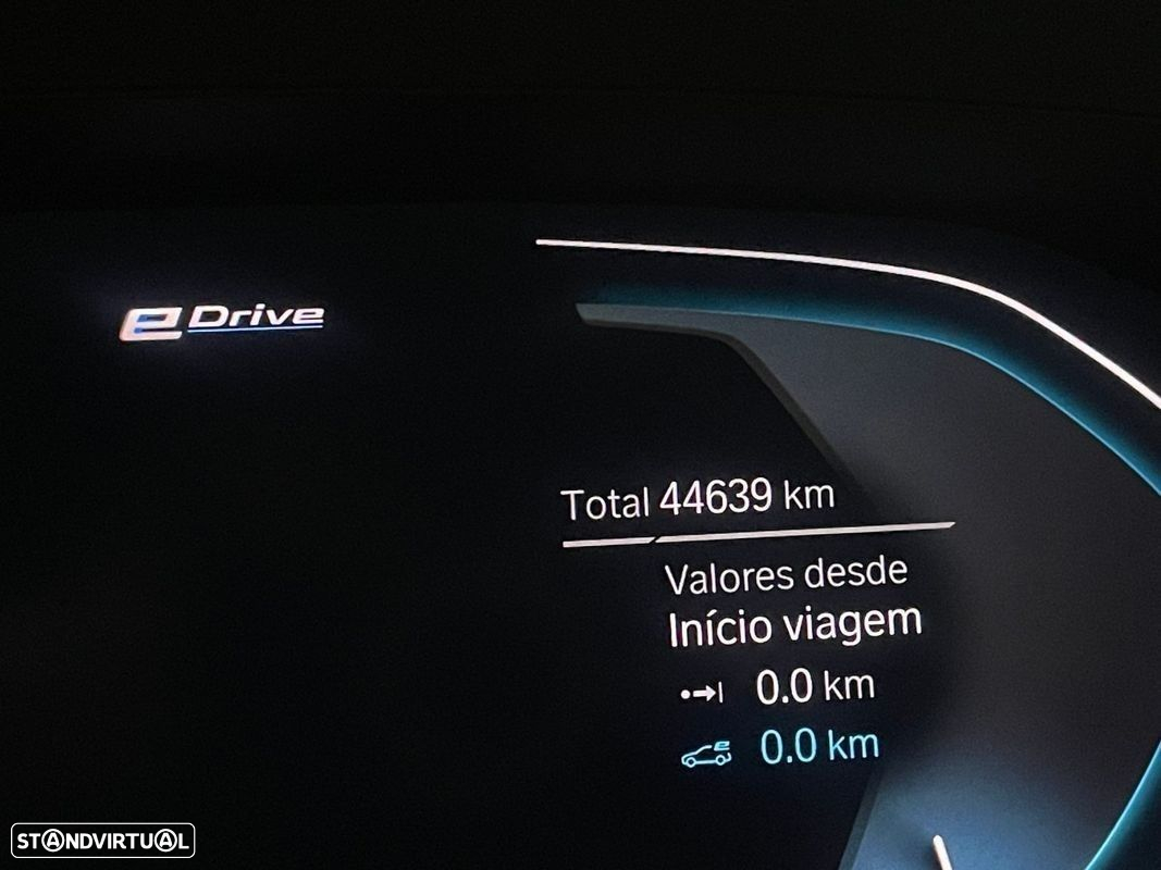 BMW 330 e Touring Pack M Auto - 32