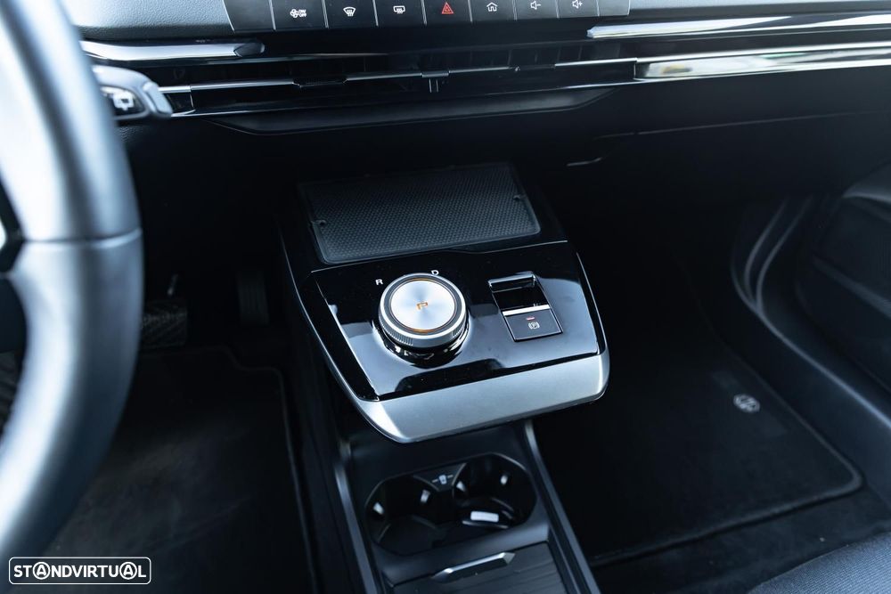 MG MG4 64 kWh Luxury - 17
