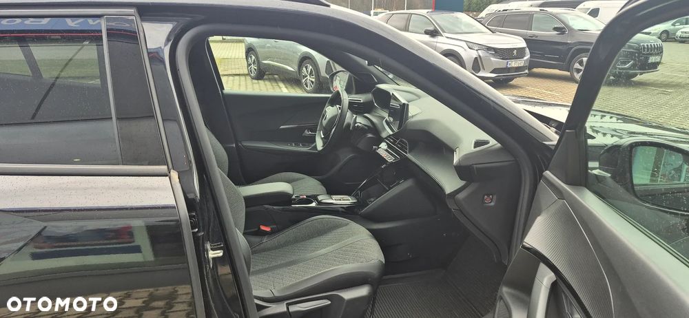 Peugeot 2008 PureTech 130 Allure S&S EAT8 - 19