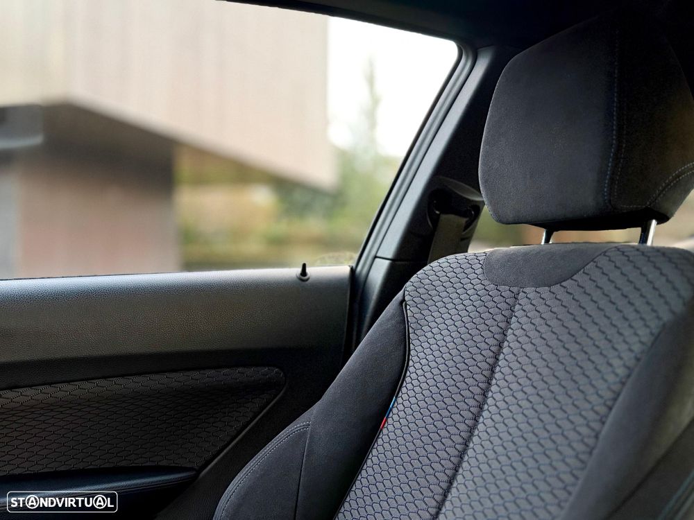 BMW 218 d Aut. M Sport - 32