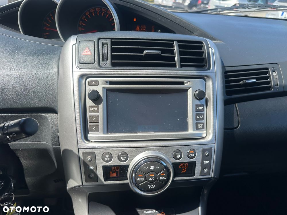 Toyota Verso 1.8 Life - 11