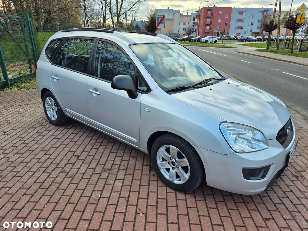Kia Carens 2.0 CVVT LX Basis - 17
