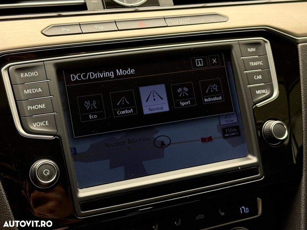 Volkswagen Passat - 10
