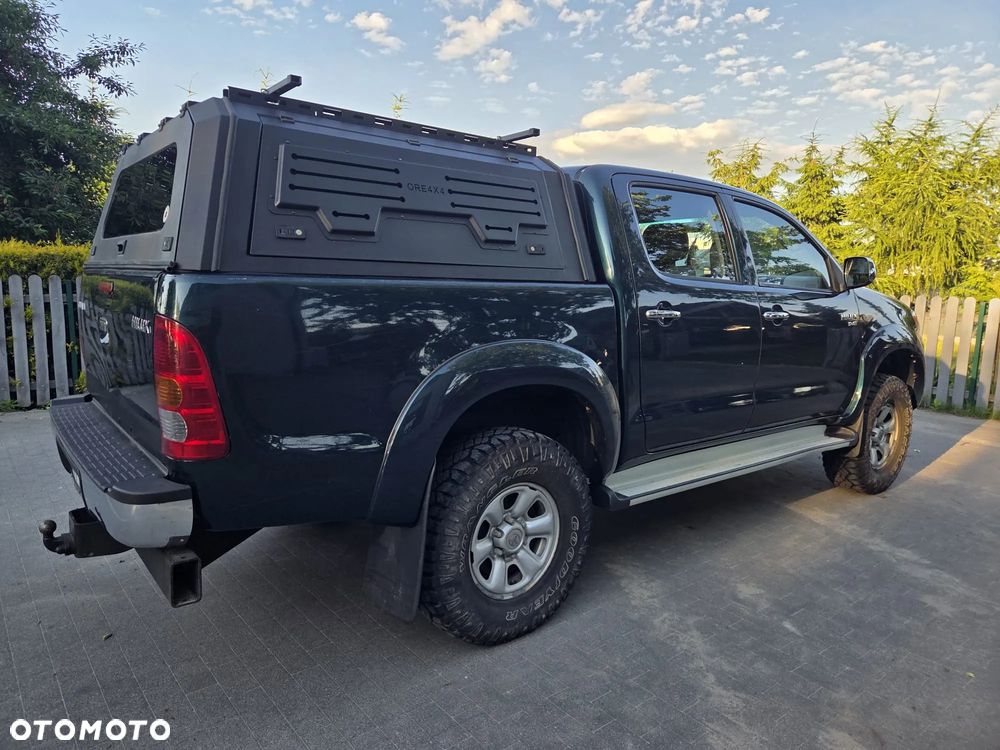 Toyota Hilux 2.5 D-4D DLX - 4
