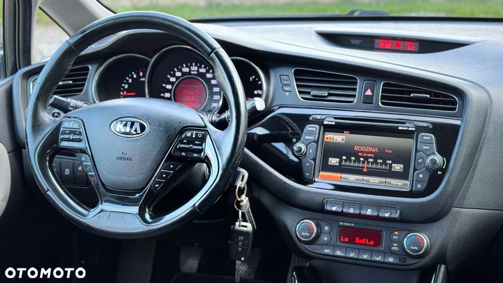 Kia Ceed 1.6 CRDi 128 Dream Team Edition - 32