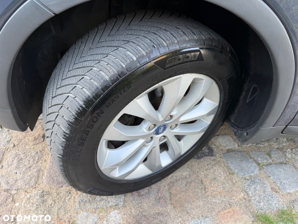 Ford Kuga 2.0 TDCi 2x4 Titanium - 35
