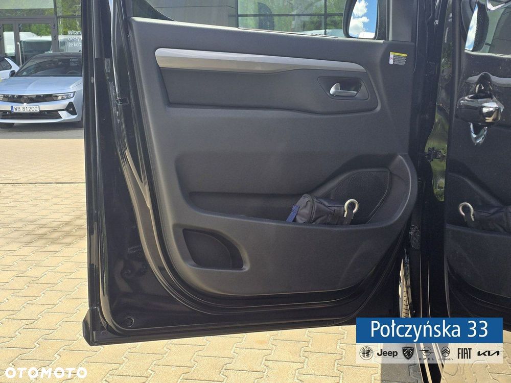 Peugeot Traveller - 12