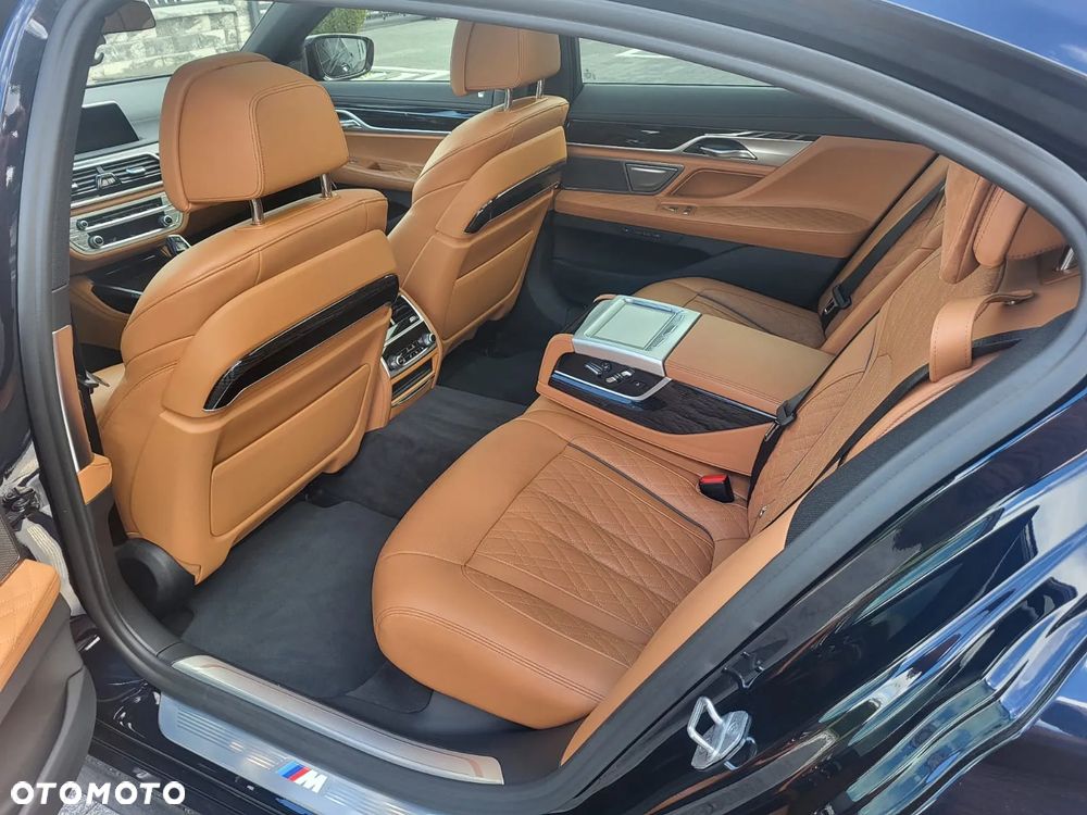 BMW Seria 7 750i xDrive - 17