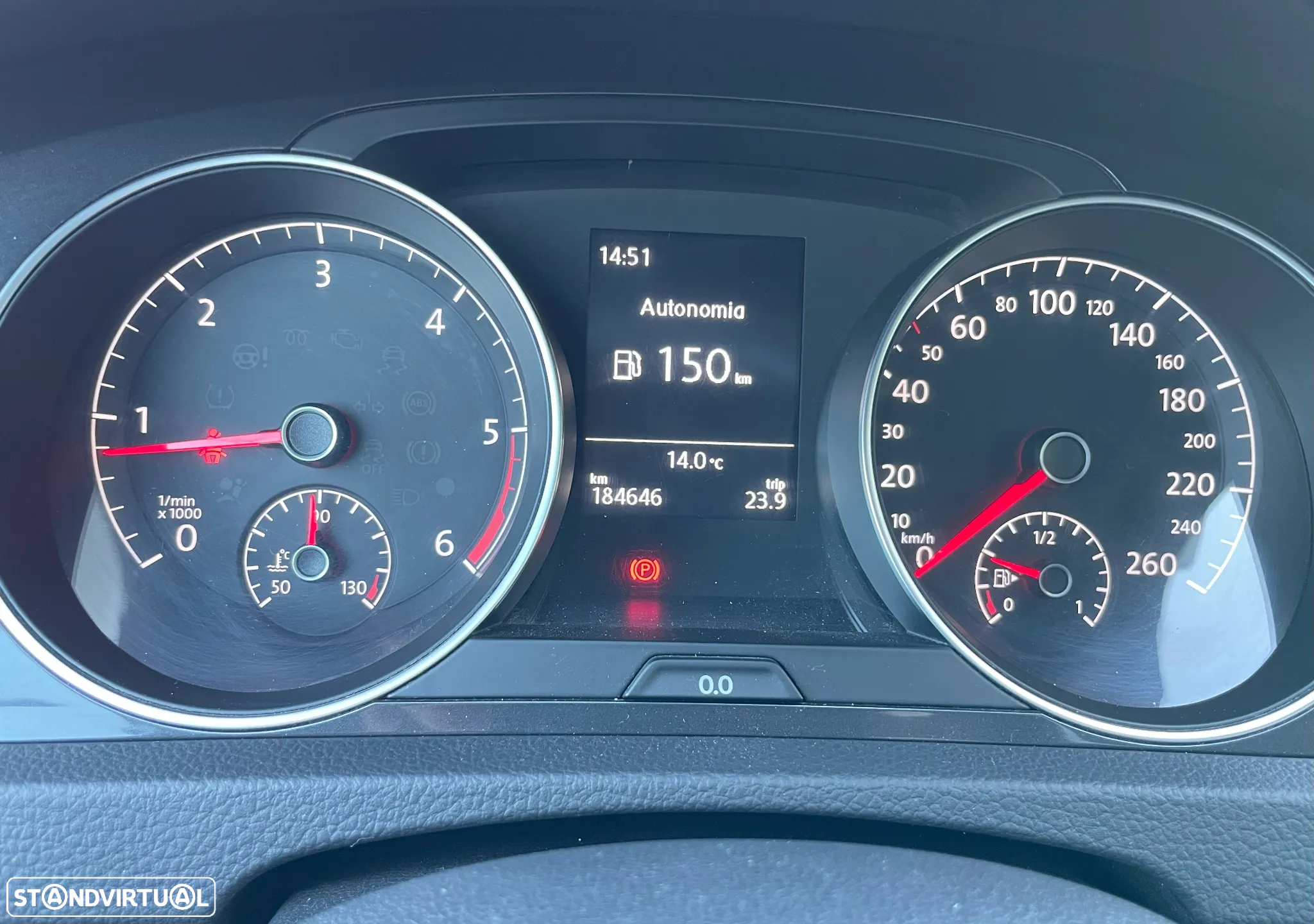 VW Golf 1.6 TDI Confortline - 31