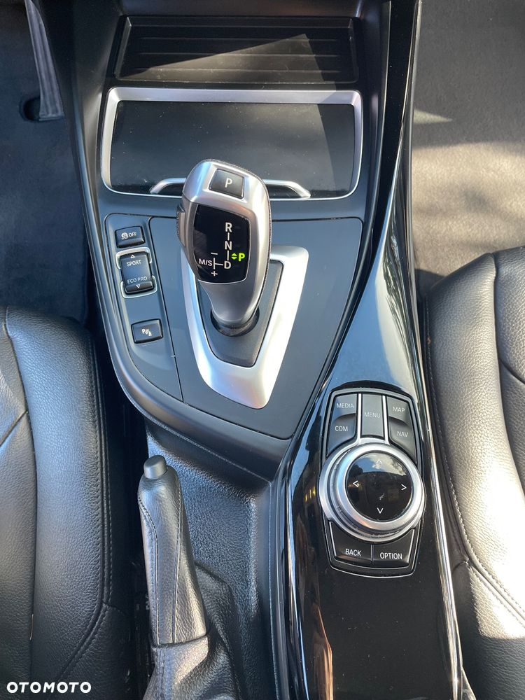 BMW Seria 1 118i - 19