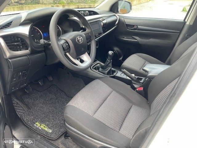 Toyota Hilux 2.4 D-4D 4WD CD CH - 12