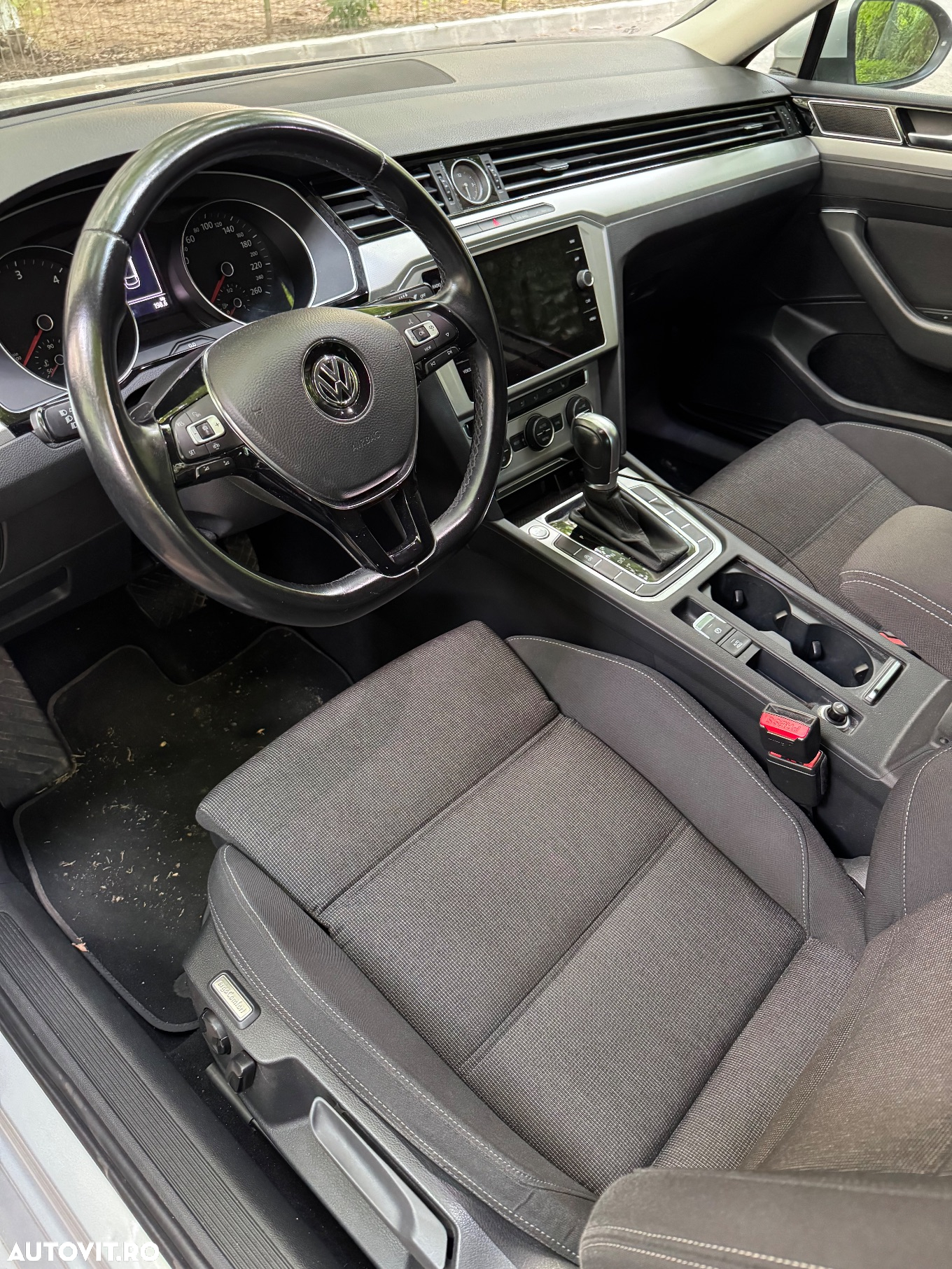 Volkswagen Passat 2.0 TDI DSG Comfortline - 4