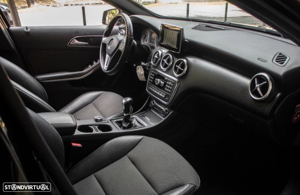 Mercedes-Benz A 180 d AMG Line - 22
